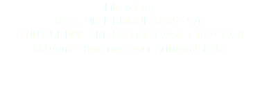 Eileen Gray VASE, PIÈCE UNIQUE, VERS 1920 A UNIQUE PINE AND LACQUER VASE, CIRCA 1920 © DAmiEn Perronnet pour ArtDigitalStudio